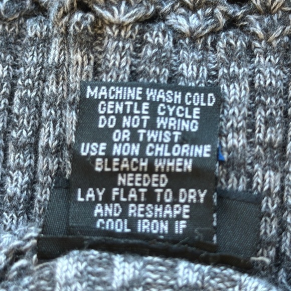 Rue21 charcoal gray heather open front shrug sweater, size M - Picture 7 of 8